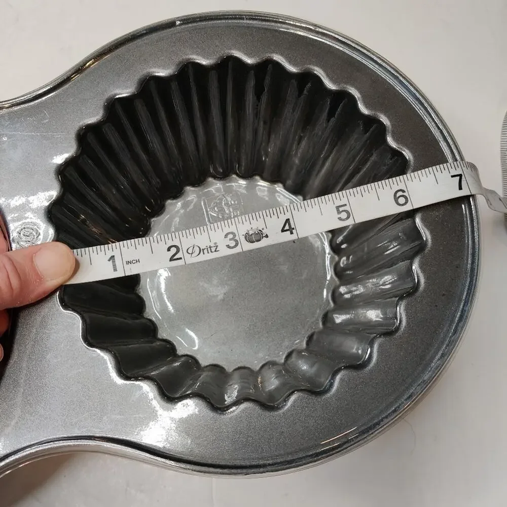 Wilton Giant Cupcake Baking Pan